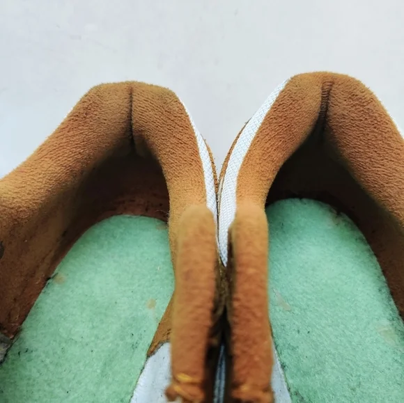 NIKE Air Max Sneakers Size Premium Retro Dark Curry True White